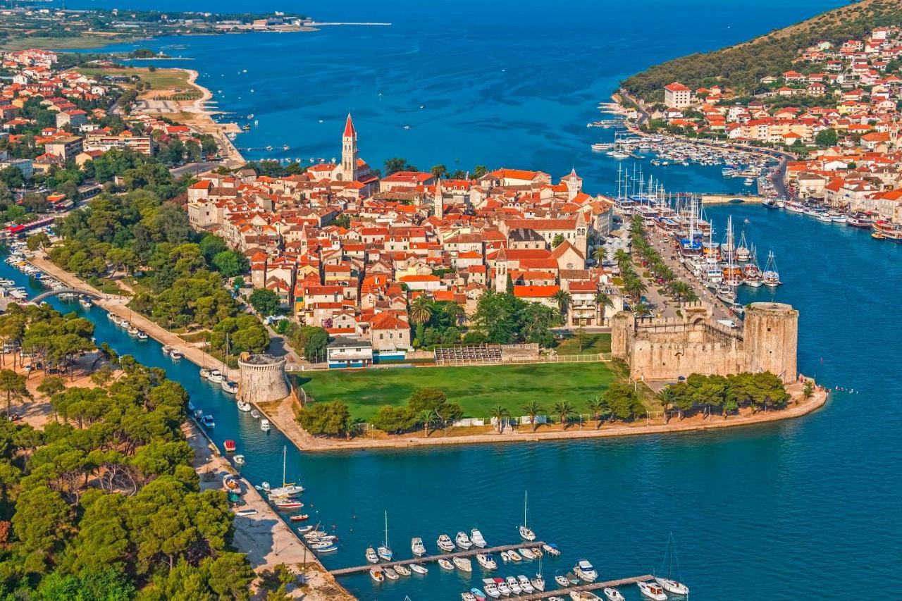 Smuketa In Trogir Haus Fuer 4 Personen Villa Exterior foto