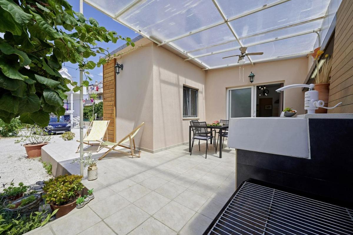Smuketa In Trogir Haus Fuer 4 Personen Villa Exterior foto
