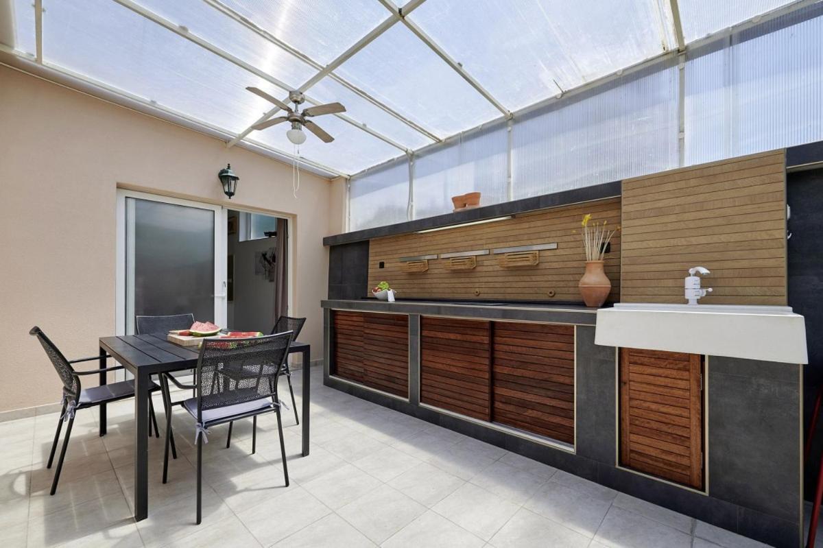 Smuketa In Trogir Haus Fuer 4 Personen Villa Exterior foto