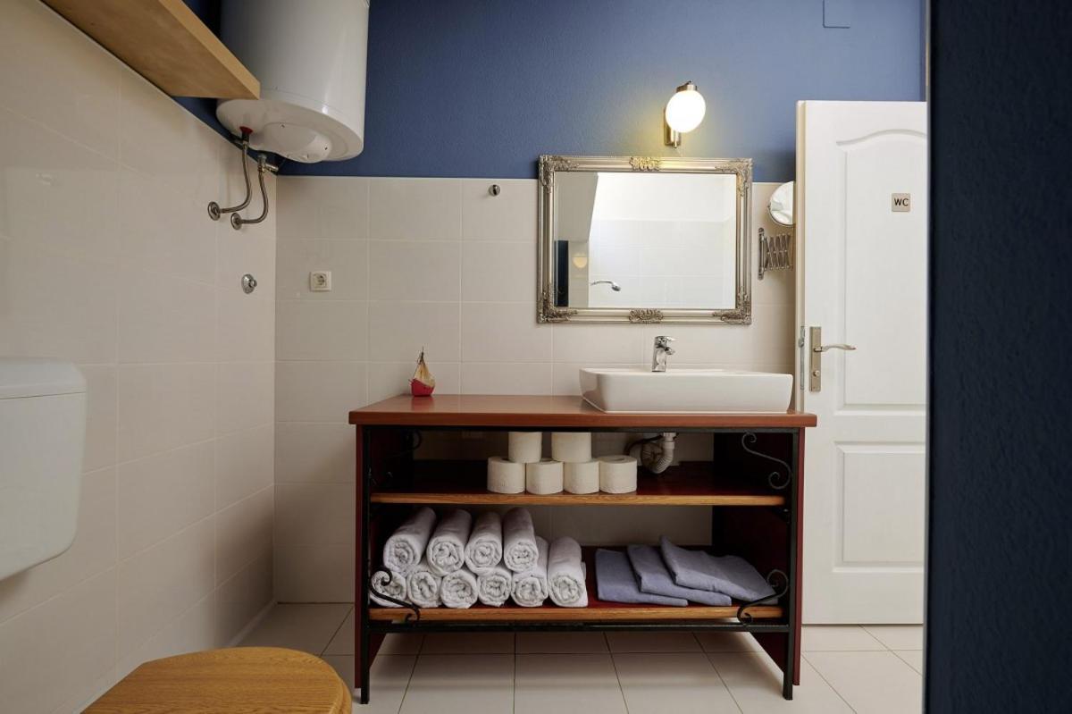 Smuketa In Trogir Haus Fuer 4 Personen Villa Exterior foto
