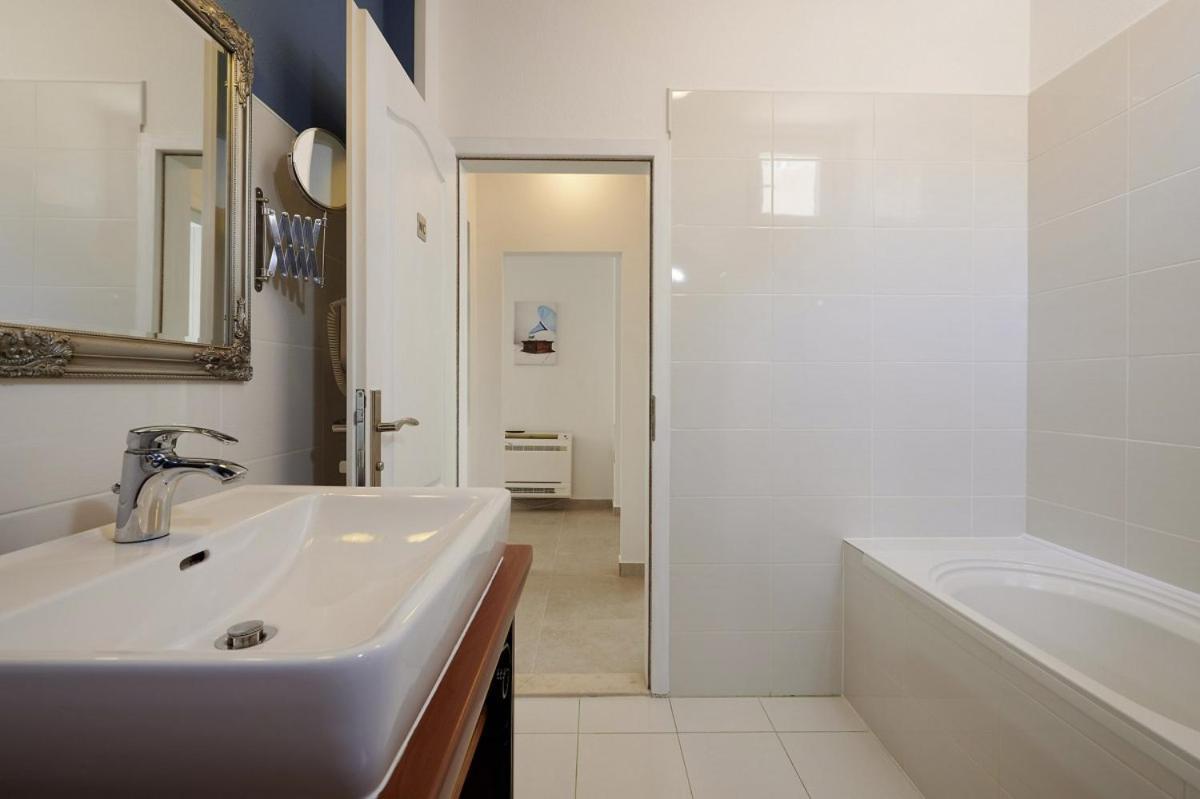 Smuketa In Trogir Haus Fuer 4 Personen Villa Exterior foto